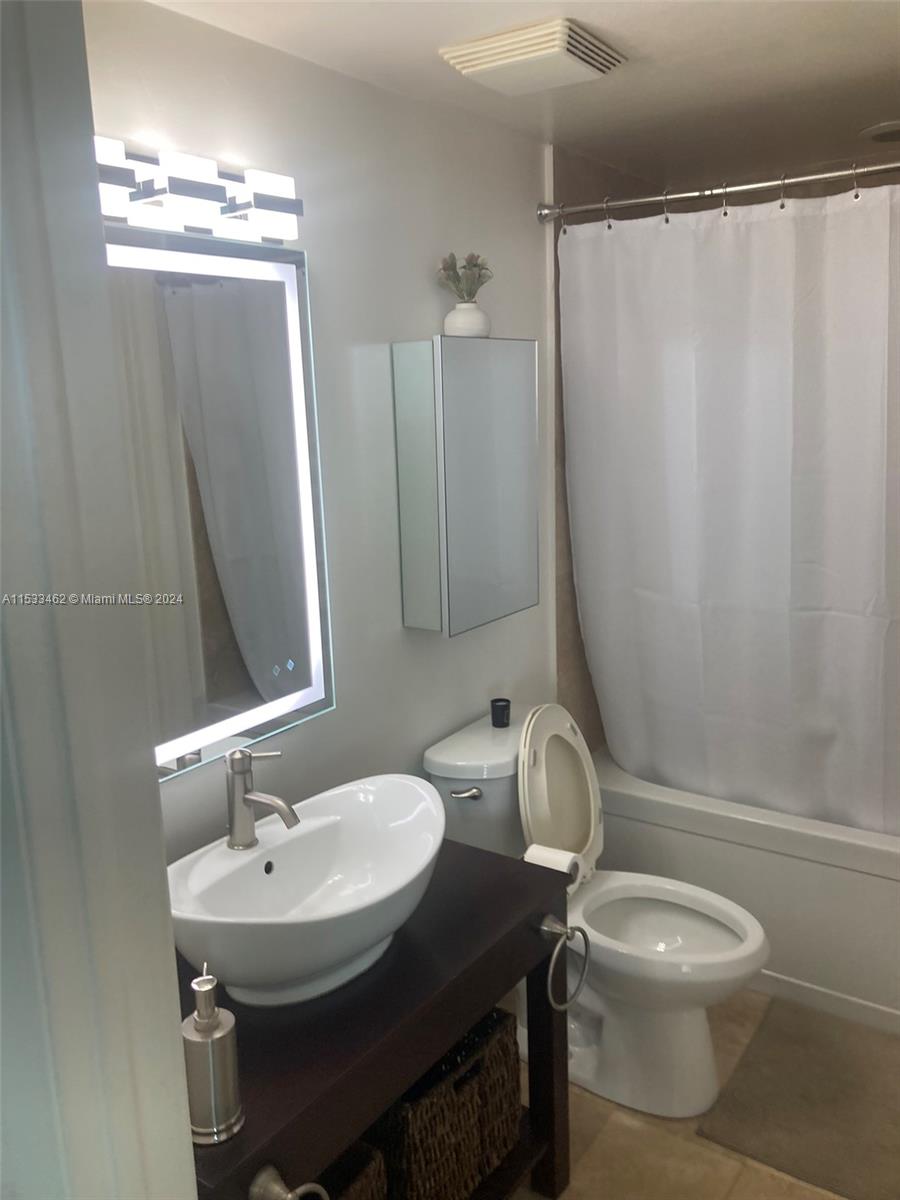 350 S Miami Ave Unit: 3907