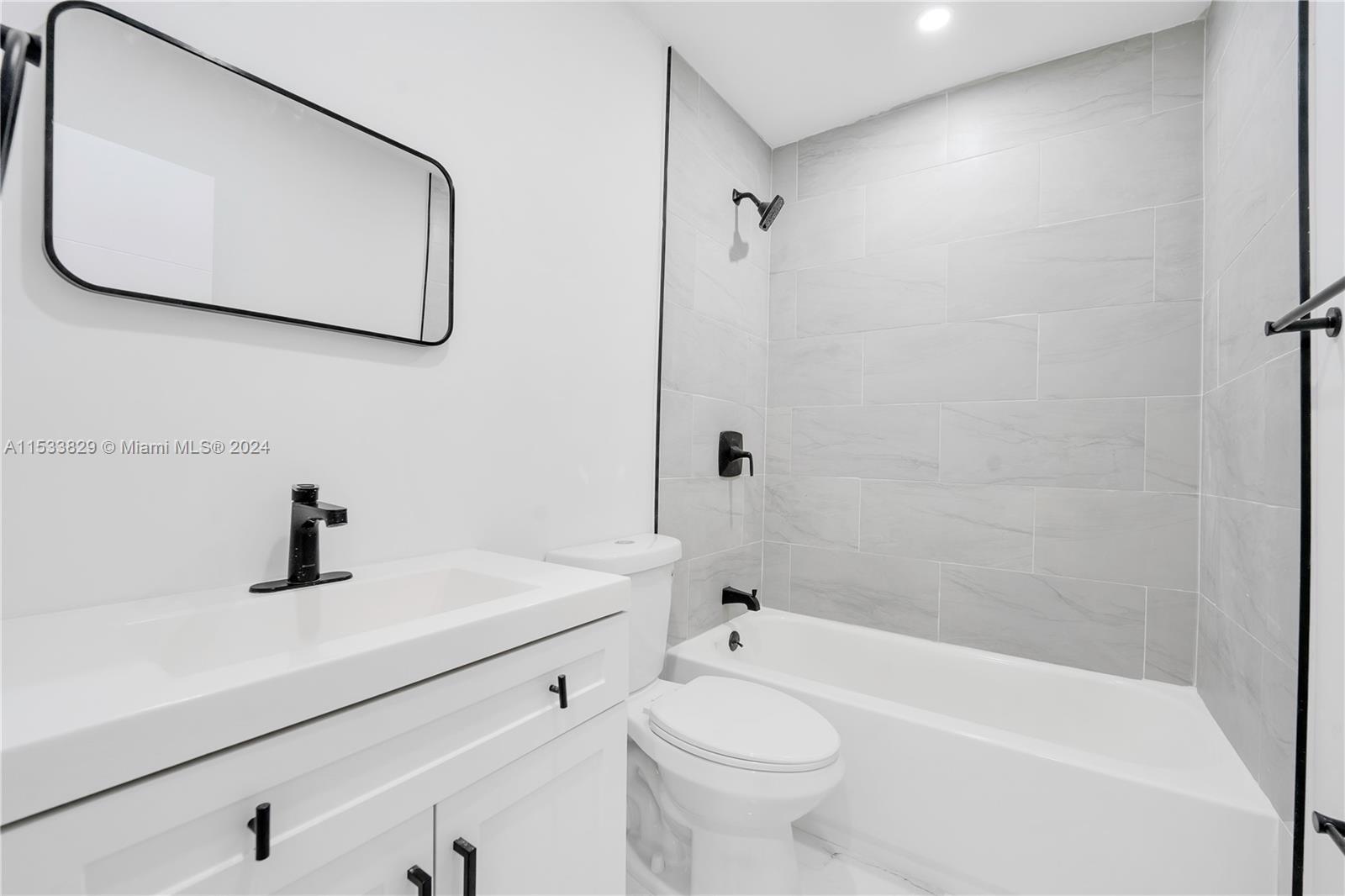 65 NW 124th St
