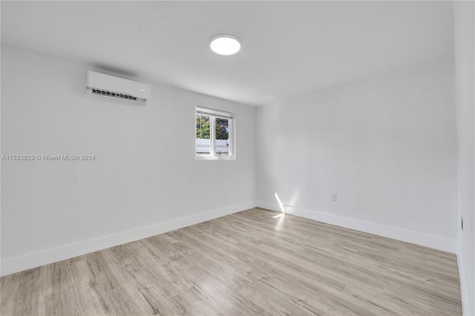 65 NW 124th St