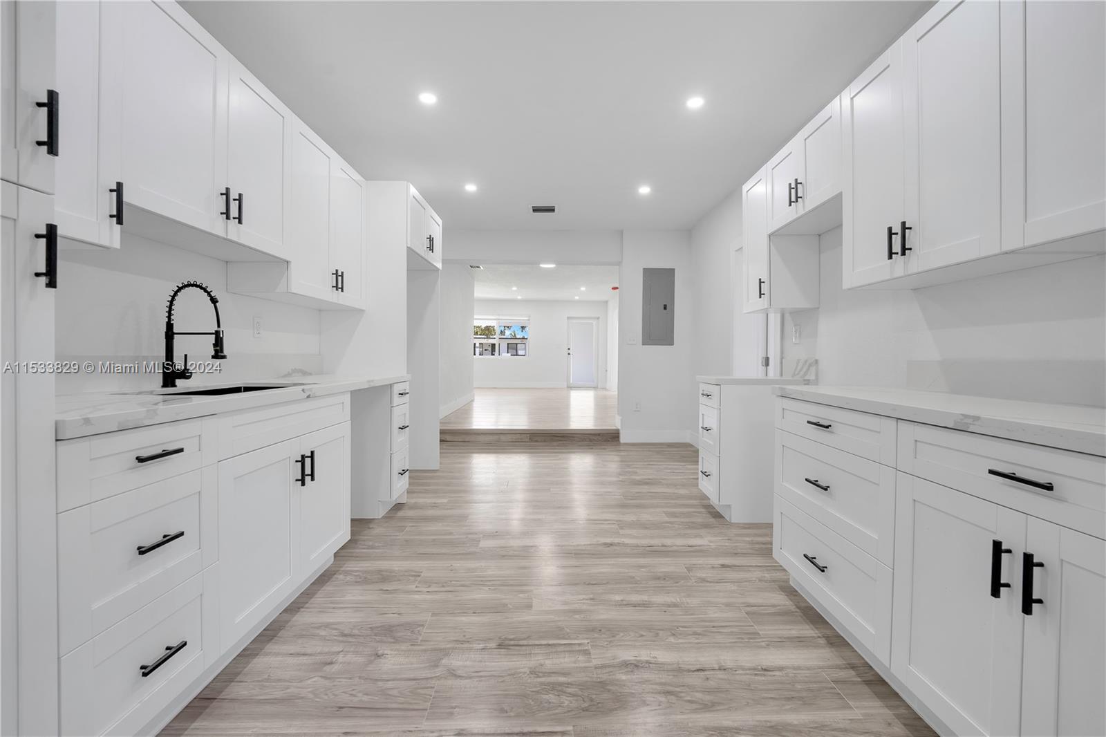 65 NW 124th St