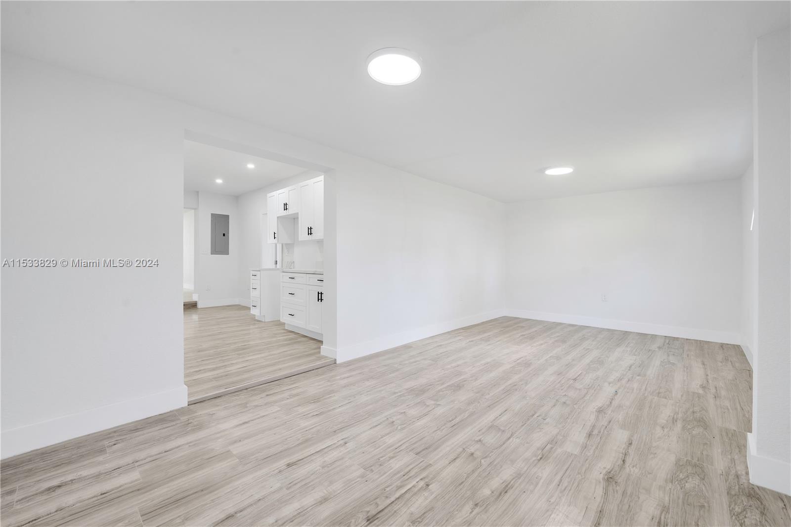 65 NW 124th St