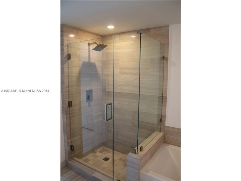 1300 Brickell Bay Dr # 1604