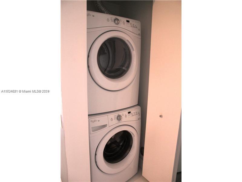 1300 Brickell Bay Dr # 1604