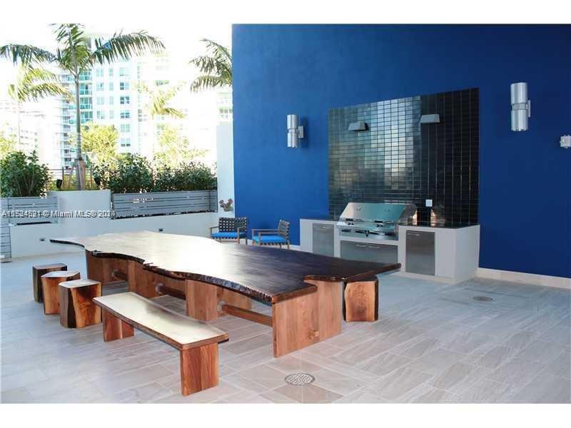 1300 Brickell Bay Dr # 1604