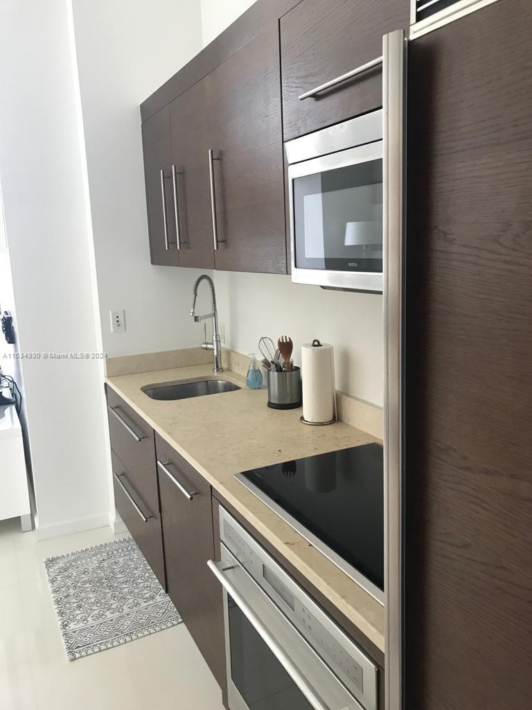 475 Brickell Ave # 1510