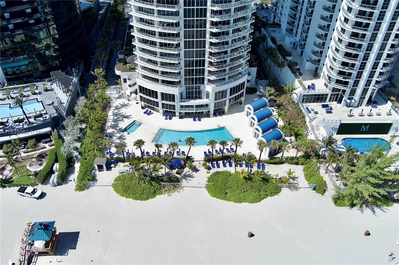 18671 Collins Ave # 202