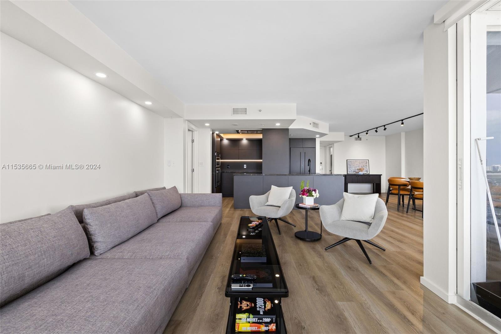 1800 Sunset Harbour Dr # 1807