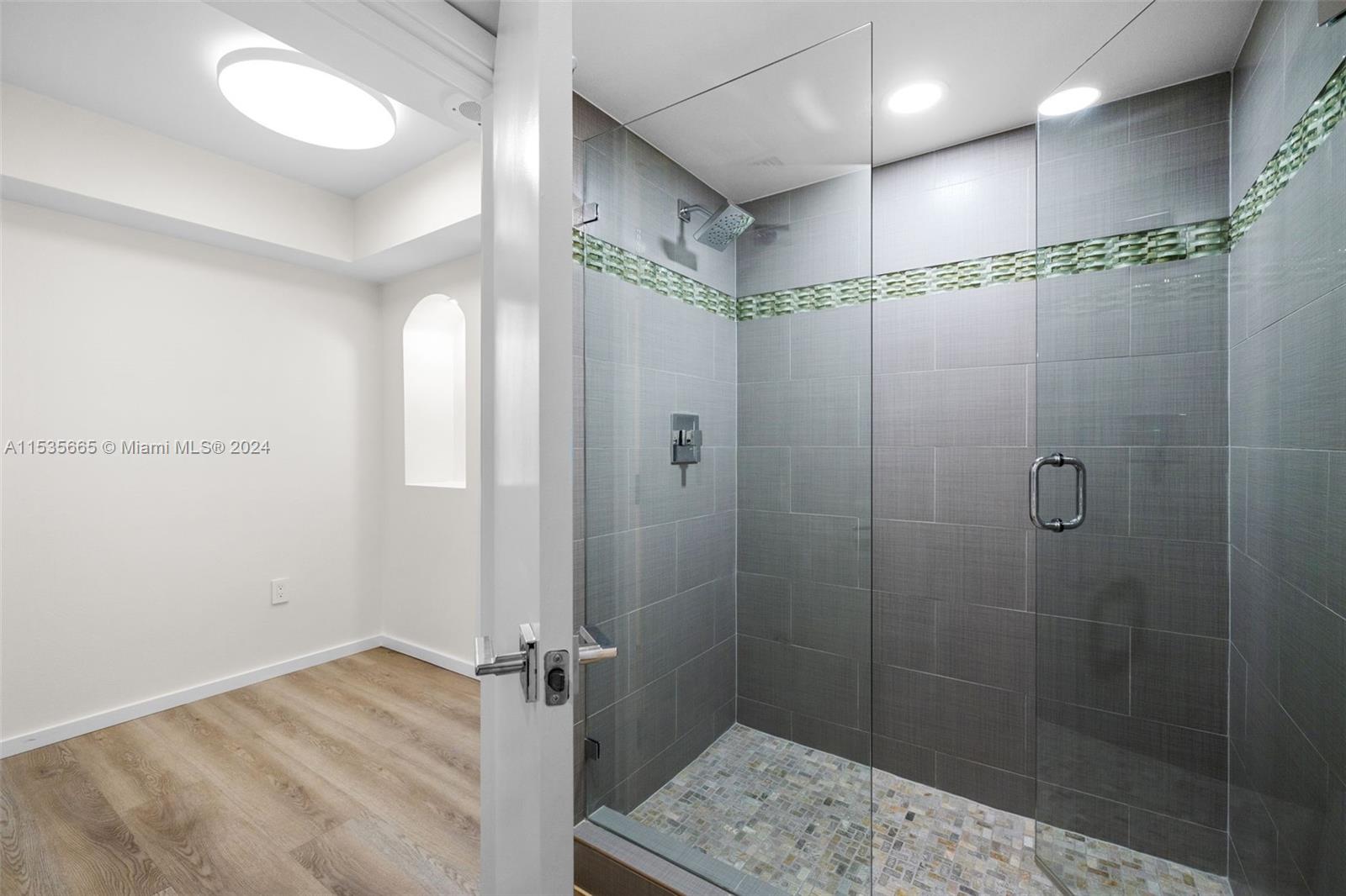 1800 Sunset Harbour Dr # 1807