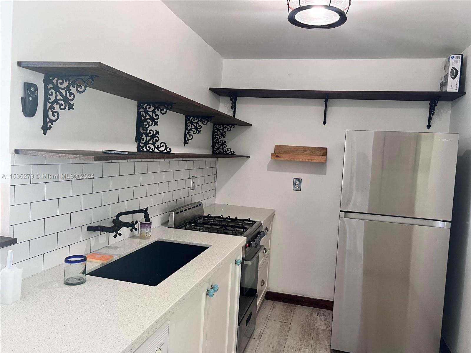 2201 Brickell Ave # 75