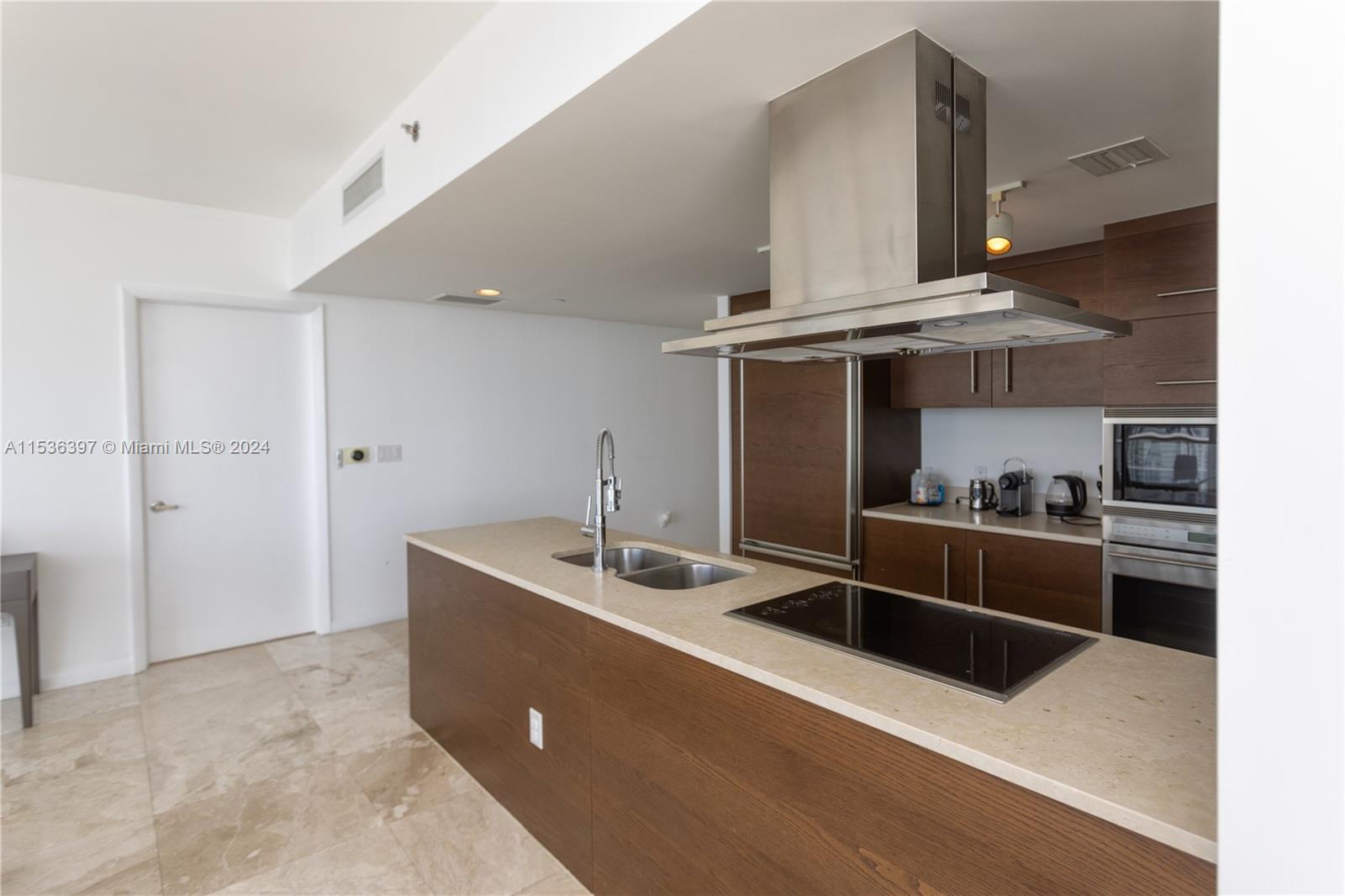 495 Brickell Ave # 2601
