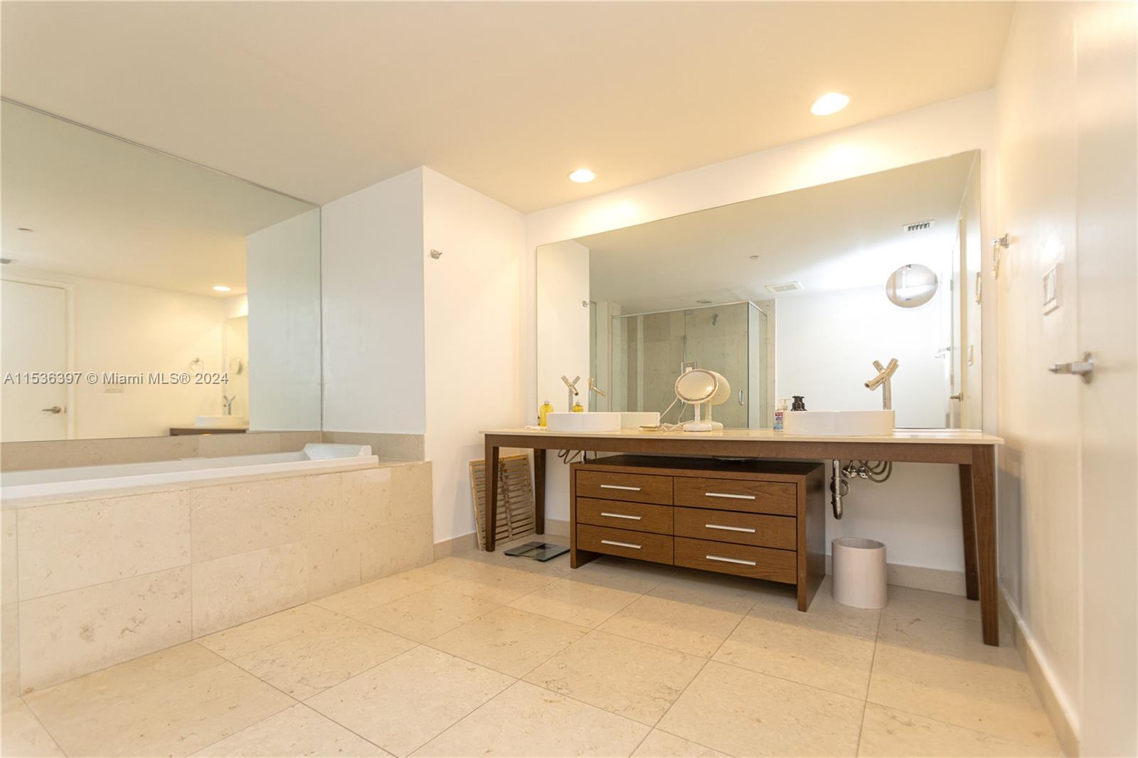 495 Brickell Ave # 2601