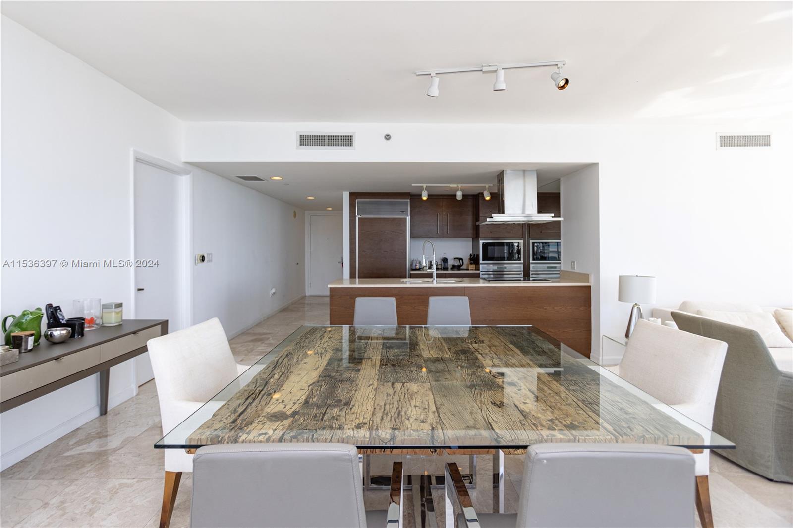 495 Brickell Ave # 2601