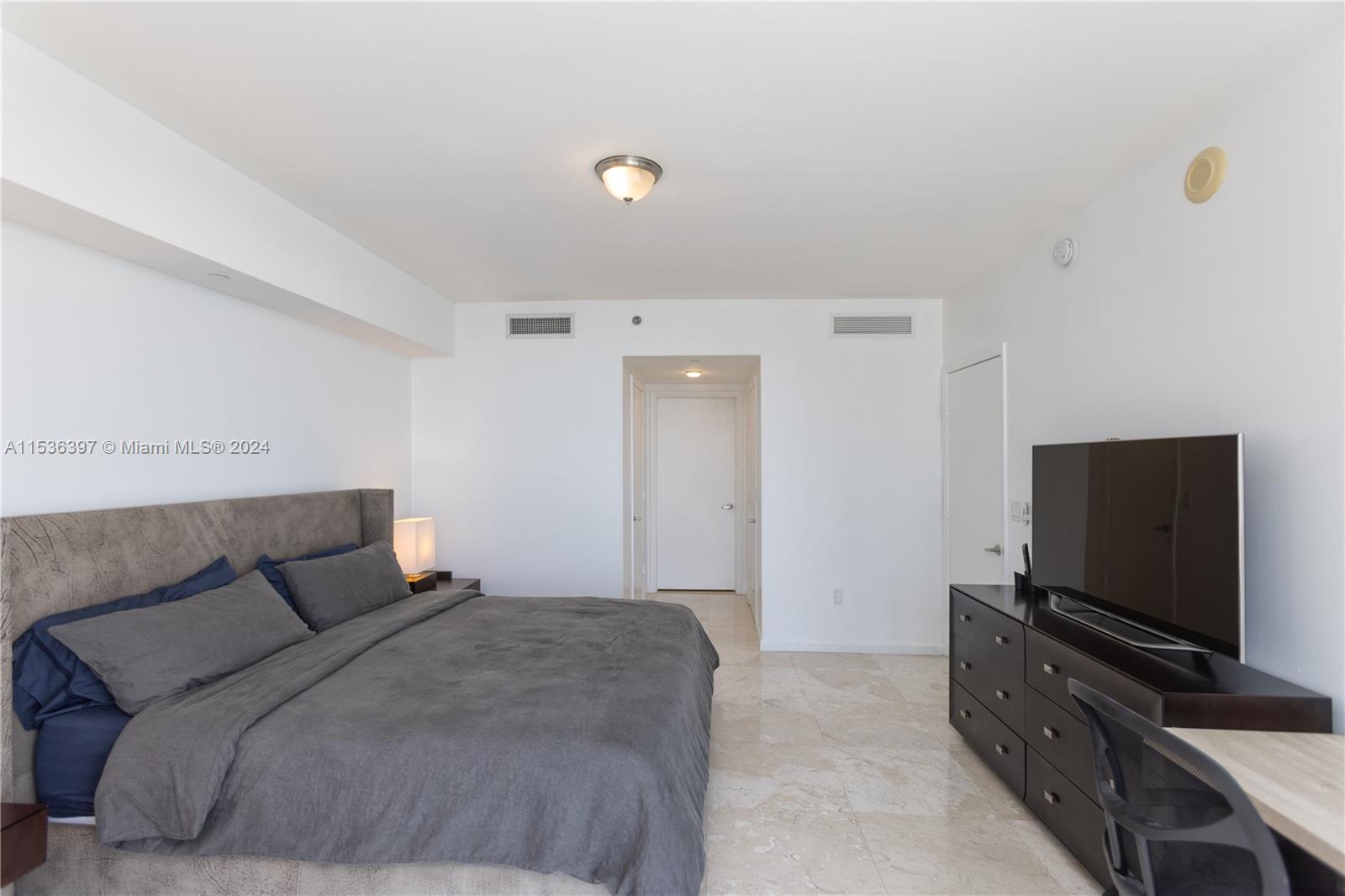 495 Brickell Ave # 2601