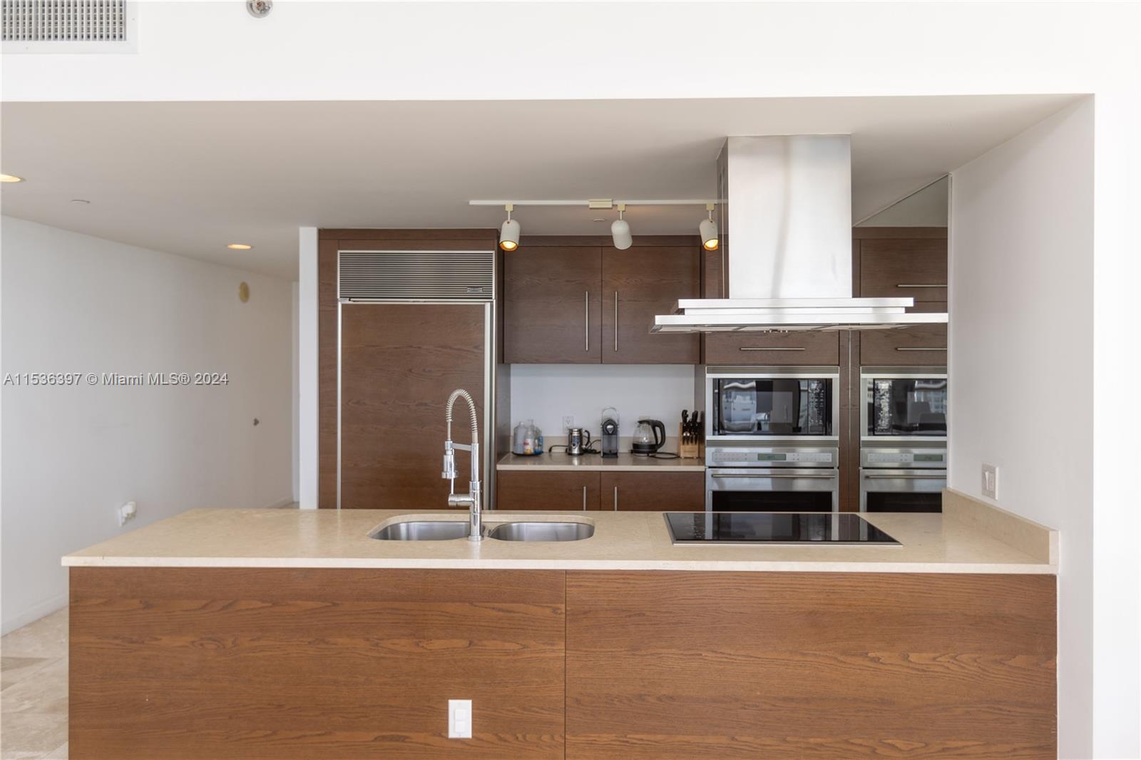 495 Brickell Ave # 2601