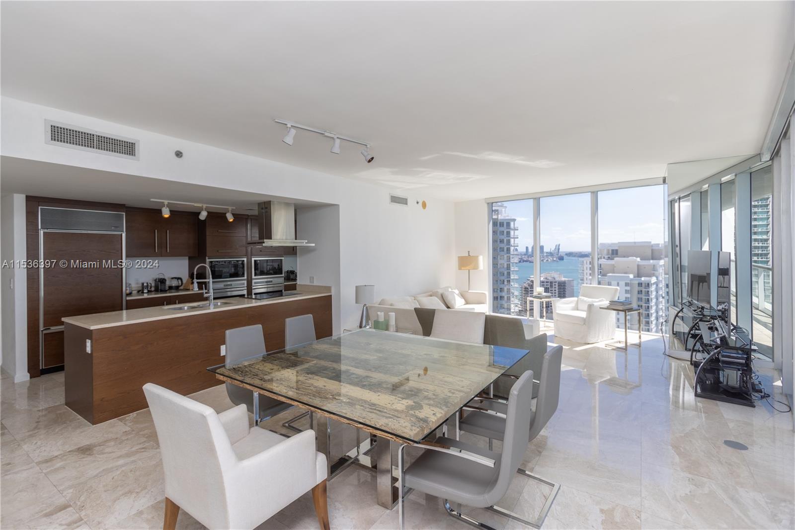 495 Brickell Ave # 2601