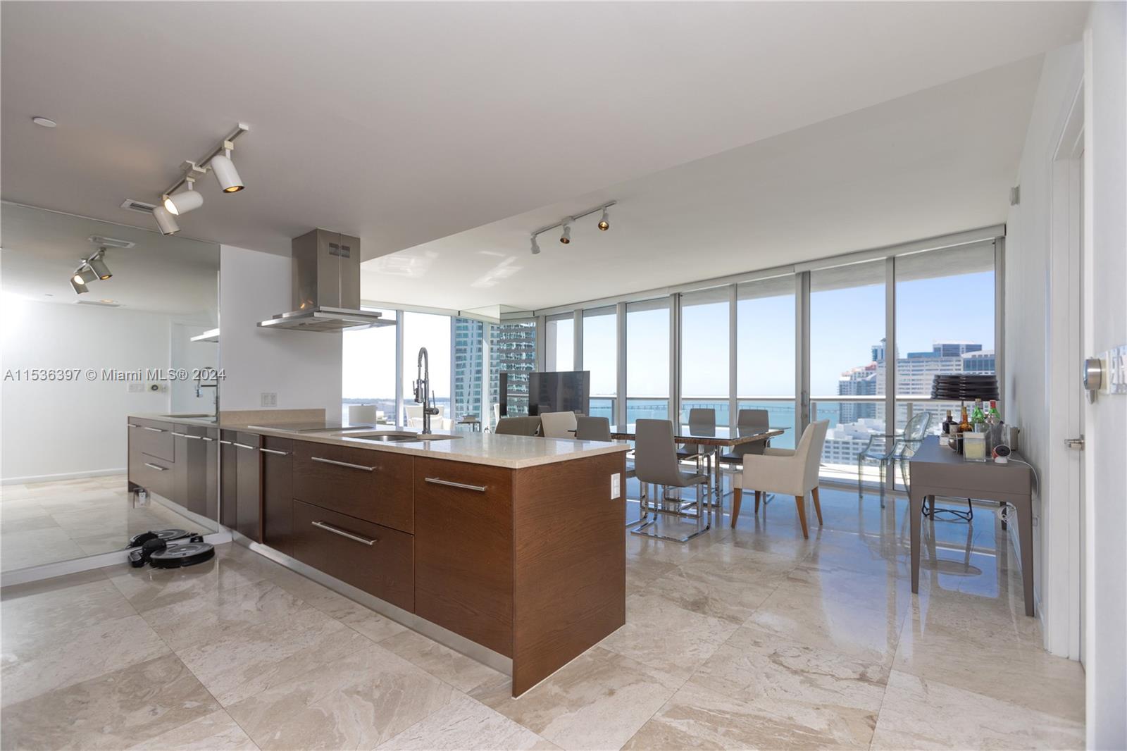495 Brickell Ave # 2601