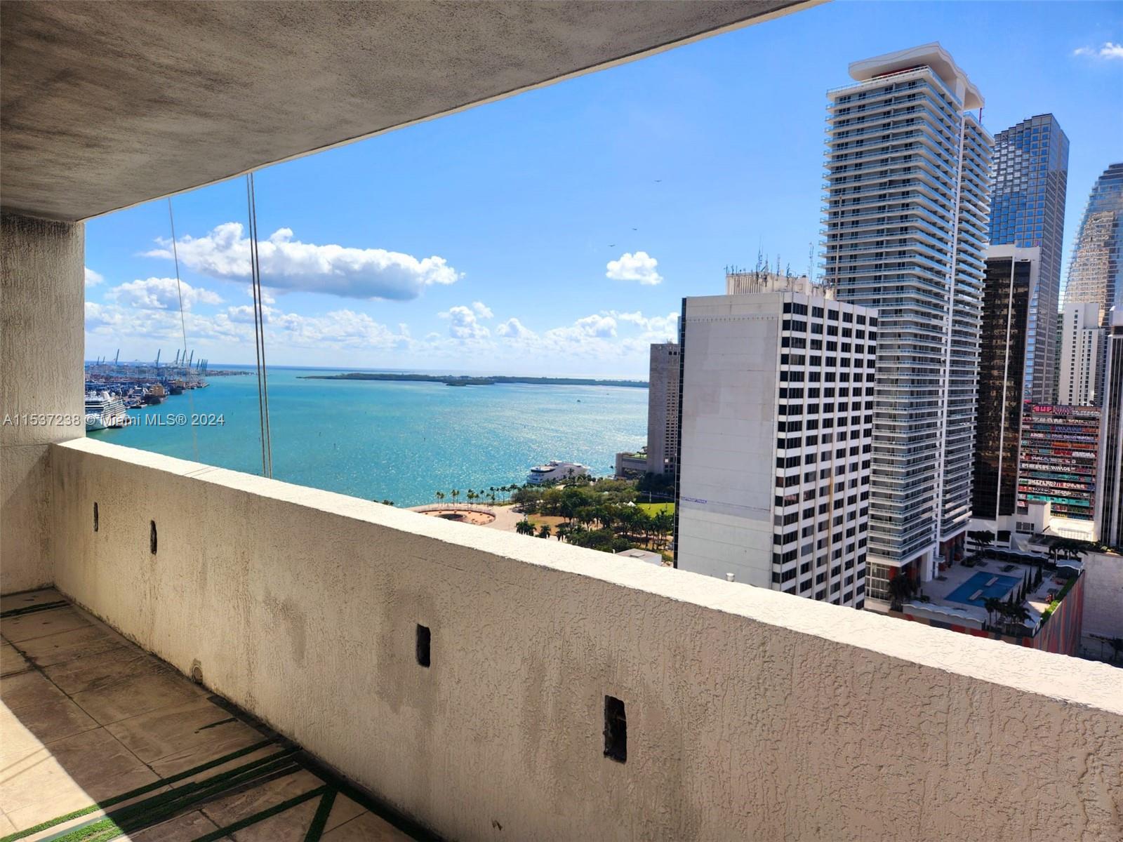 244 Biscayne Blvd # 2809