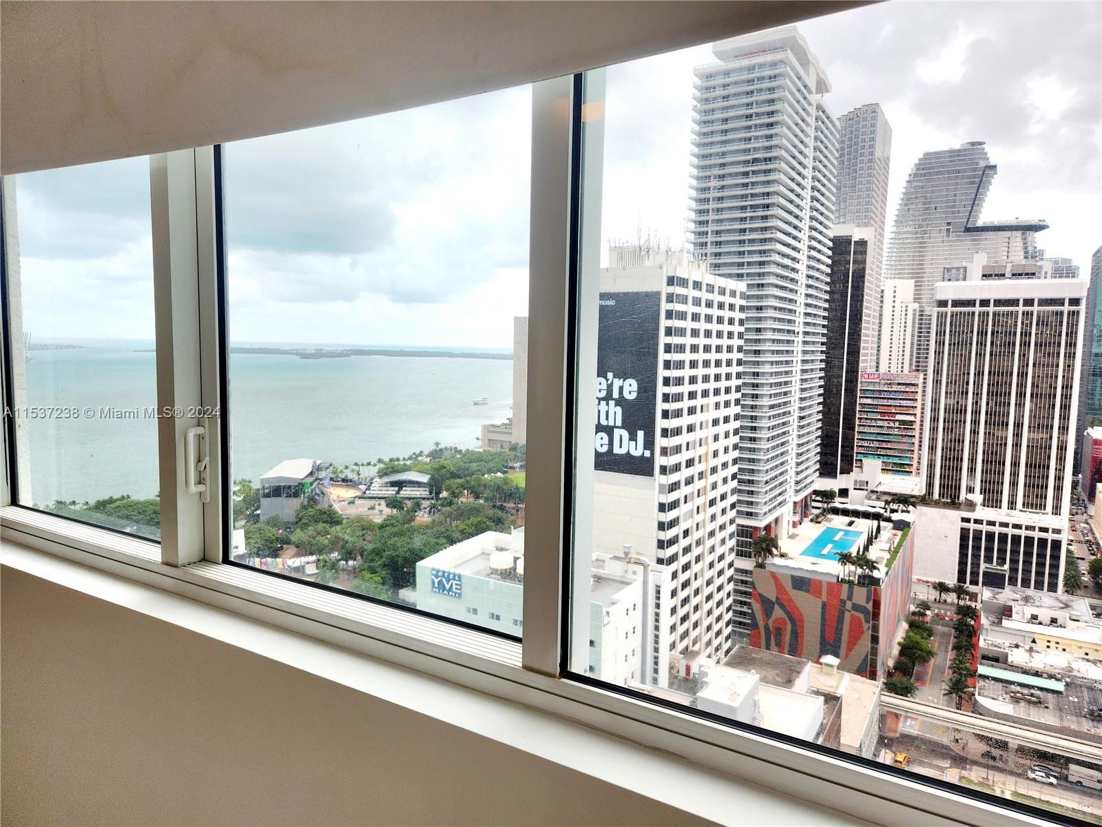 244 Biscayne Blvd # 2809