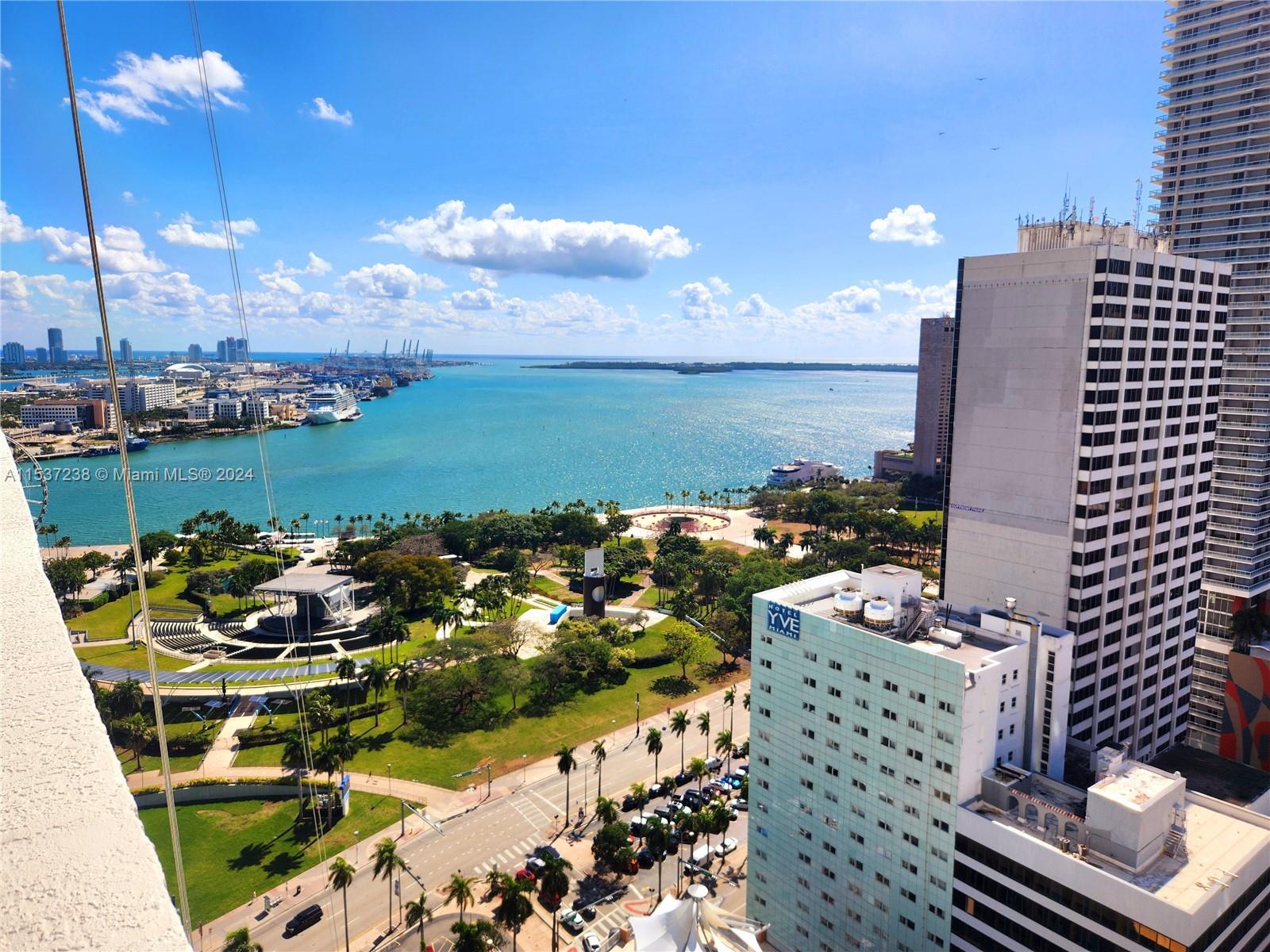 244 Biscayne Blvd # 2809