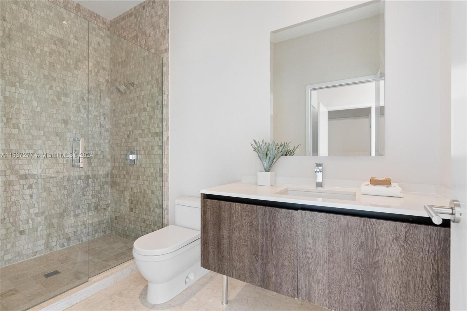 88 SW 7 Street # 4001
