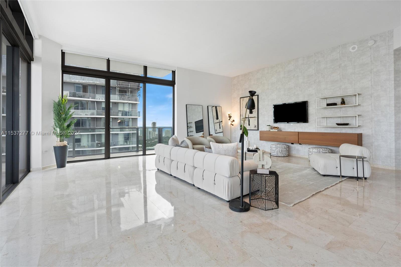 88 SW 7 Street # 4001