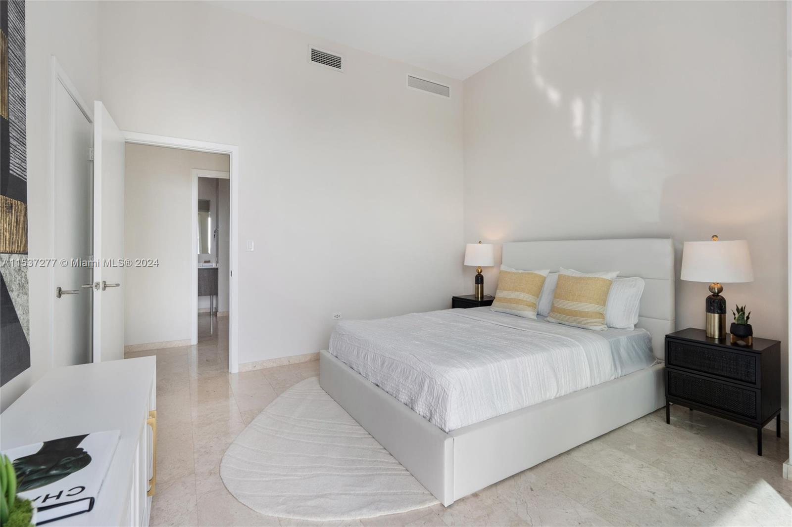 88 SW 7 Street # 4001