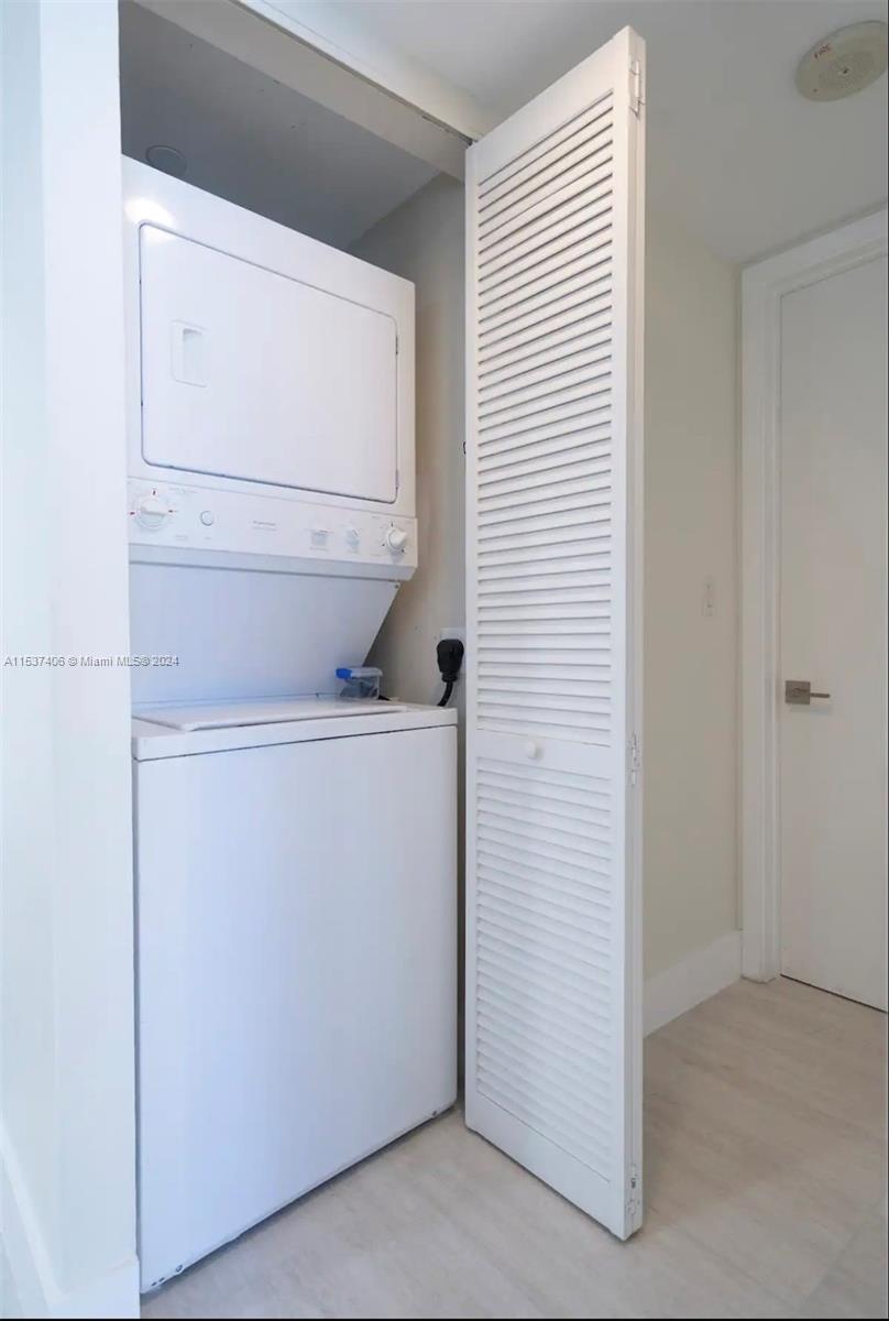 18683 Collins Ave # 2406