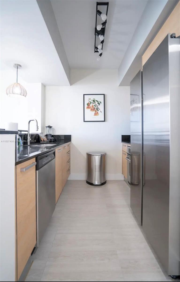 18683 Collins Ave # 2406