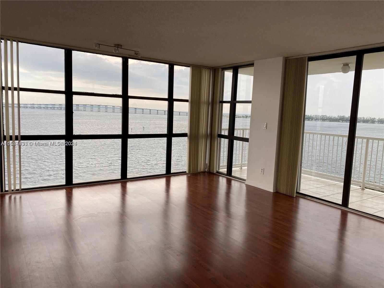 1440 Brickell Bay Dr # 802