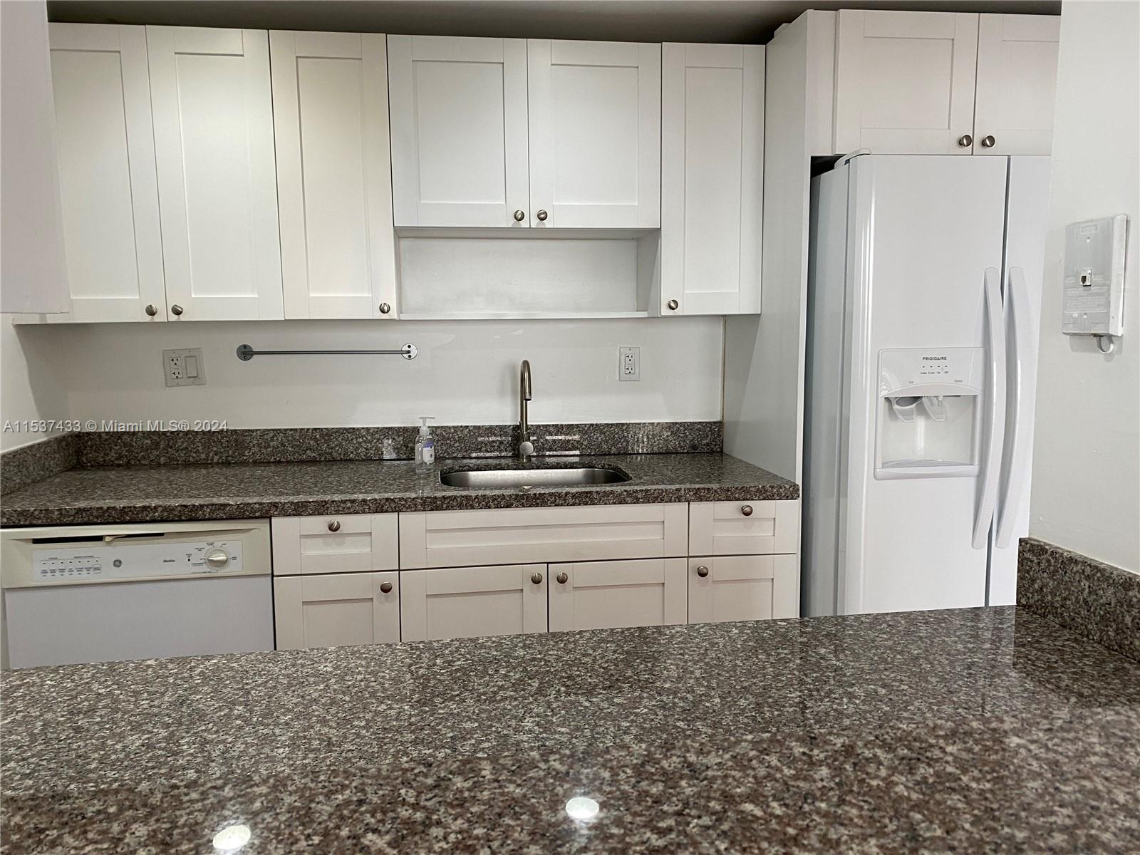 1440 Brickell Bay Dr # 802