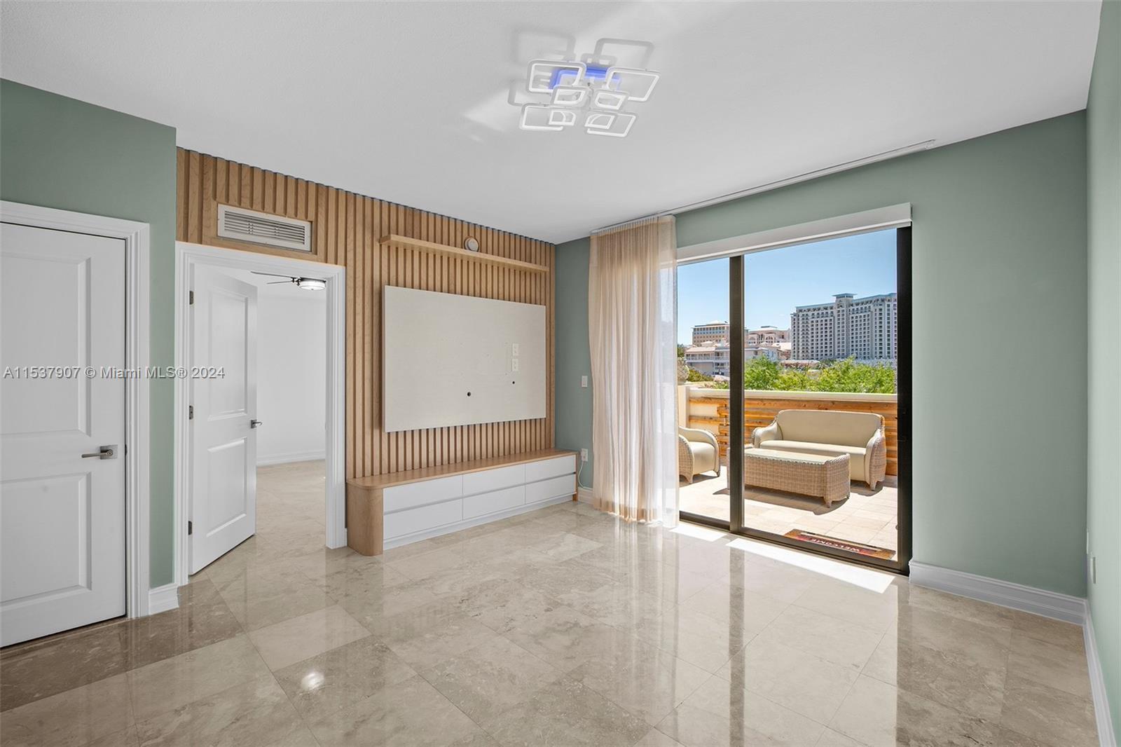 1650 Galiano St # 308