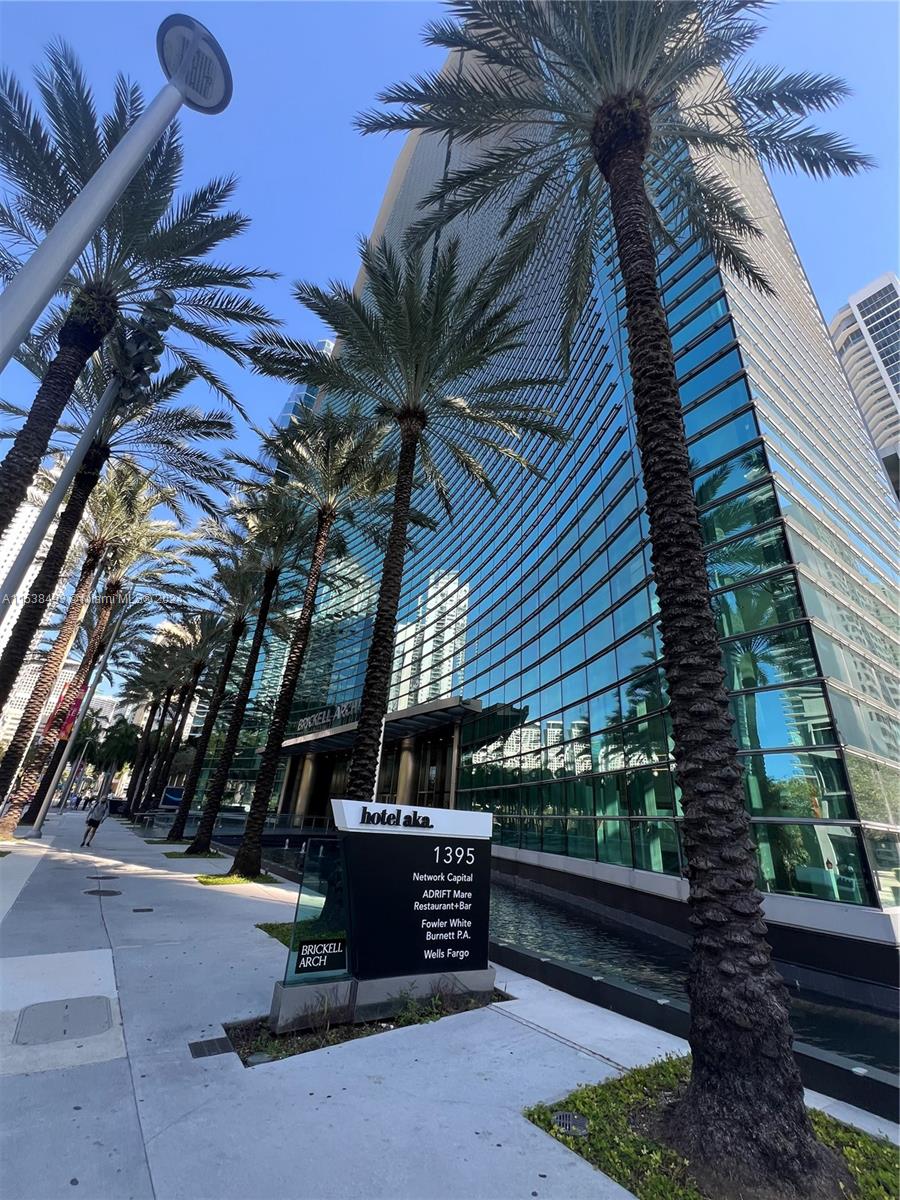 1395 Brickell Ave # 2604
