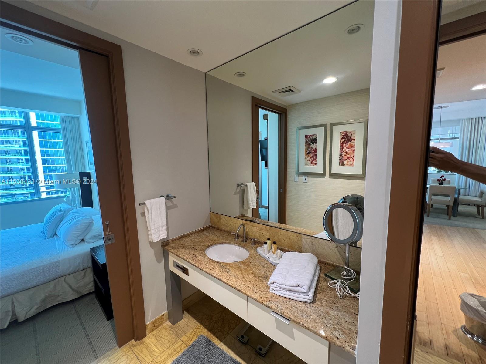 1395 Brickell Ave # 2604