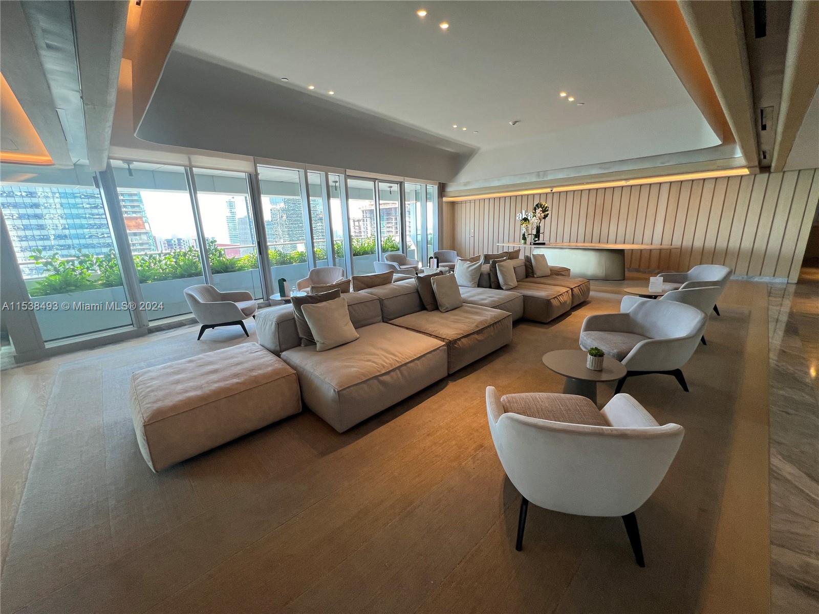 1395 Brickell Ave # 2604