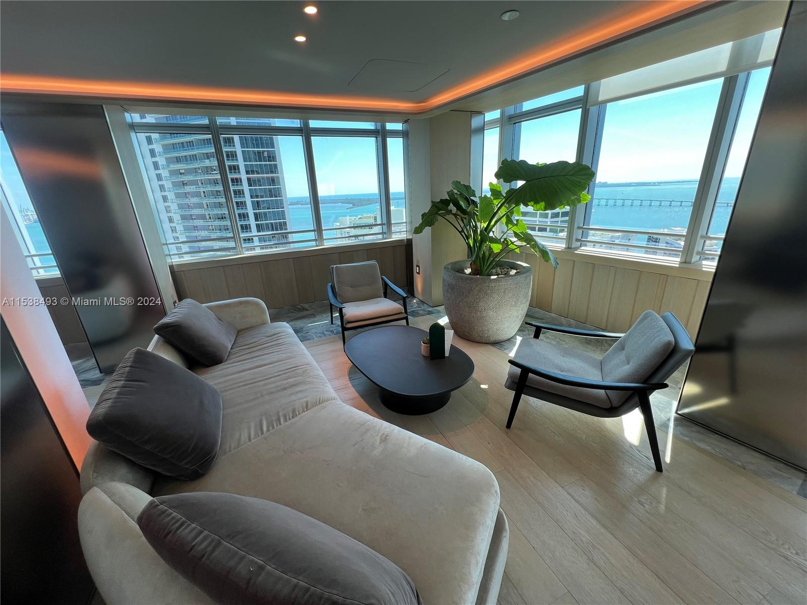 1395 Brickell Ave # 2604