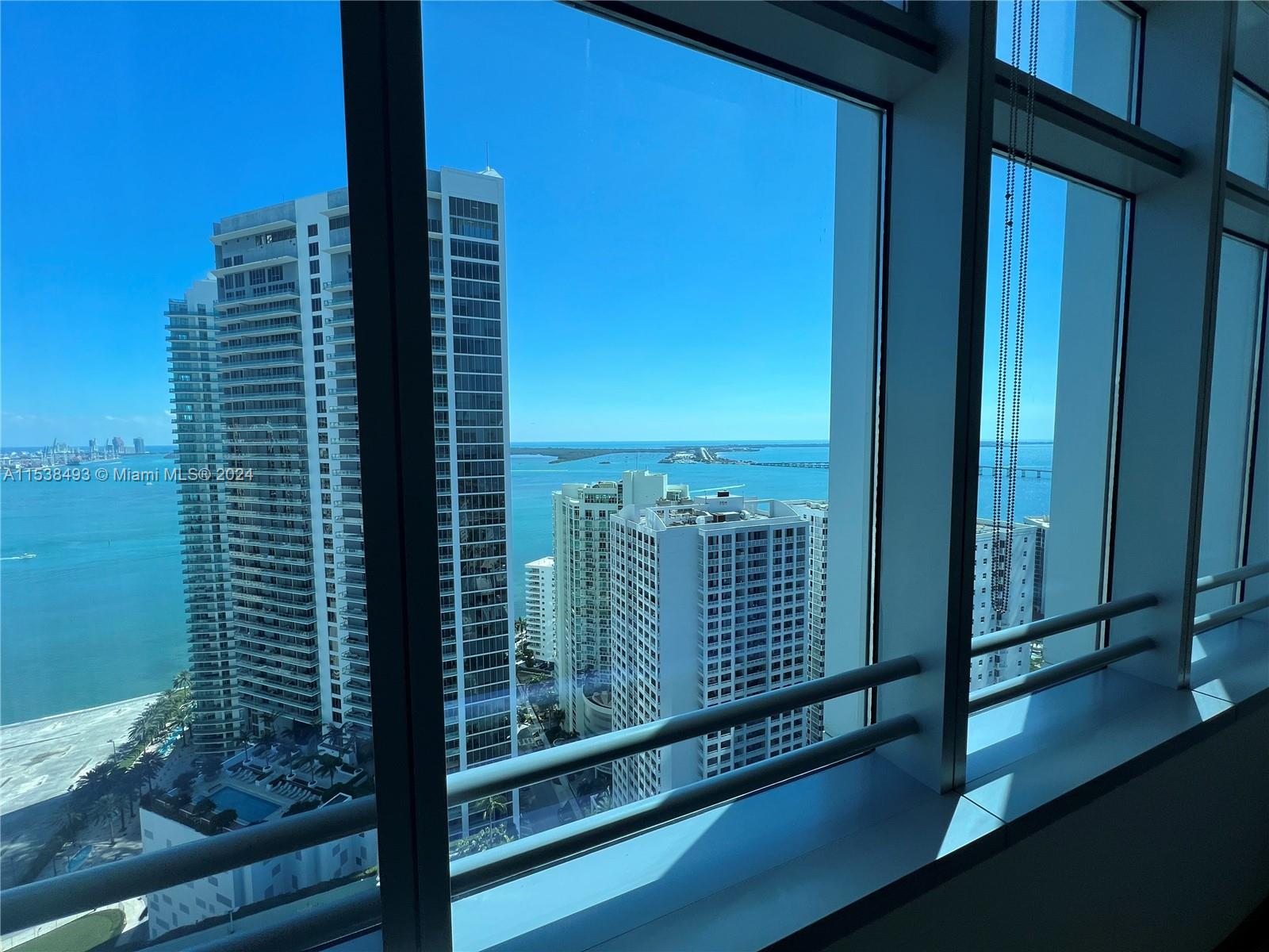 1395 Brickell Ave # 2604