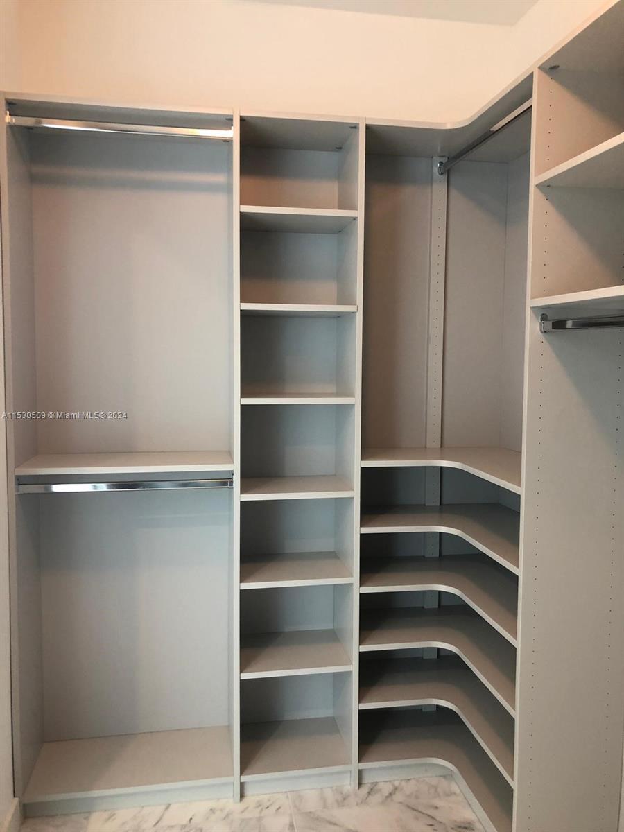 480 NE 31 Street # 3907
