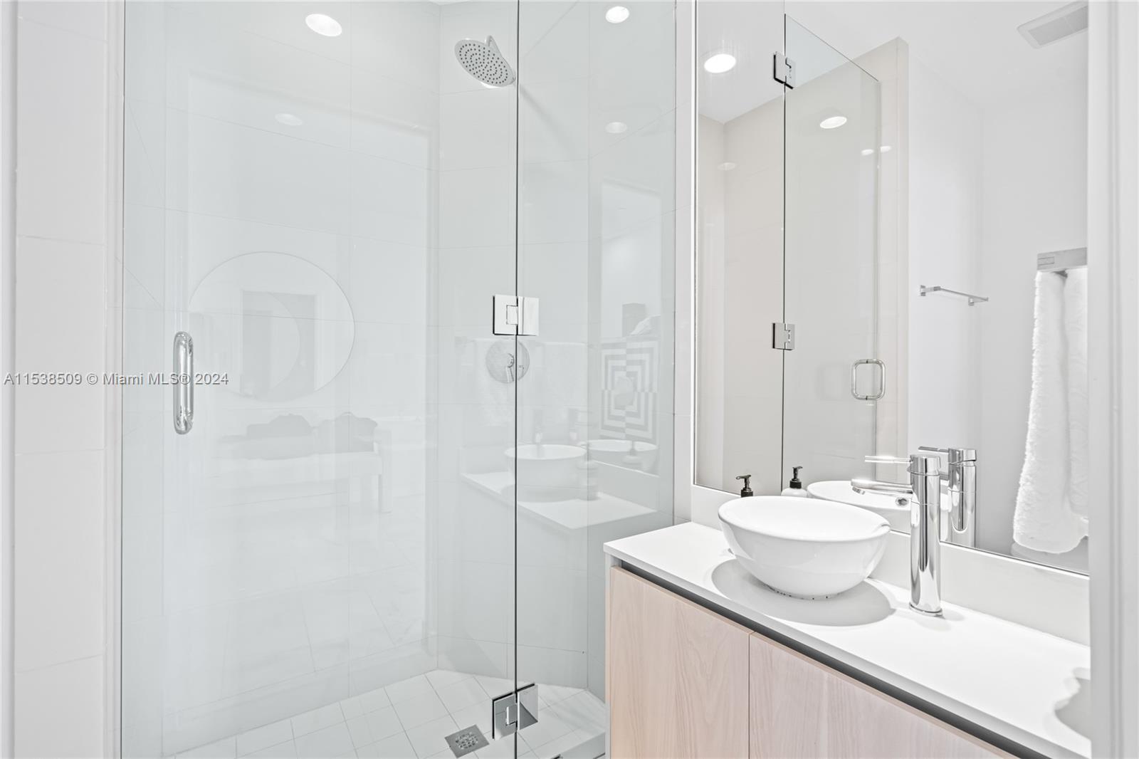 480 NE 31 Street # 3907