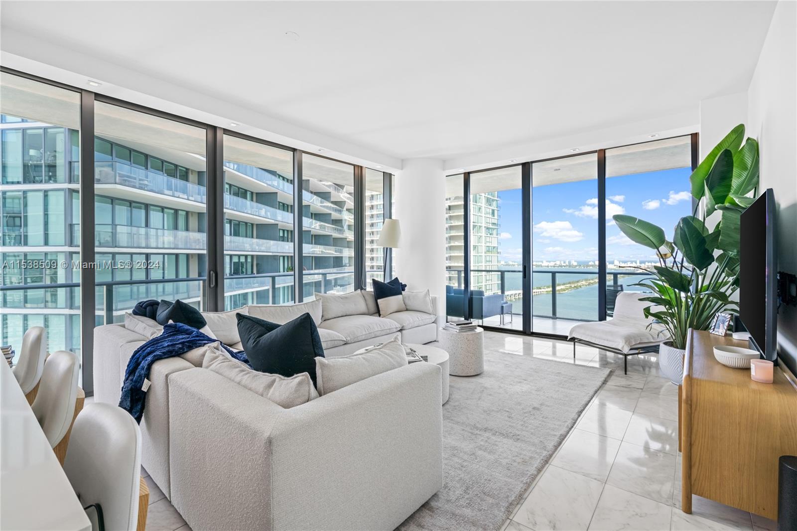 480 NE 31 Street # 3907