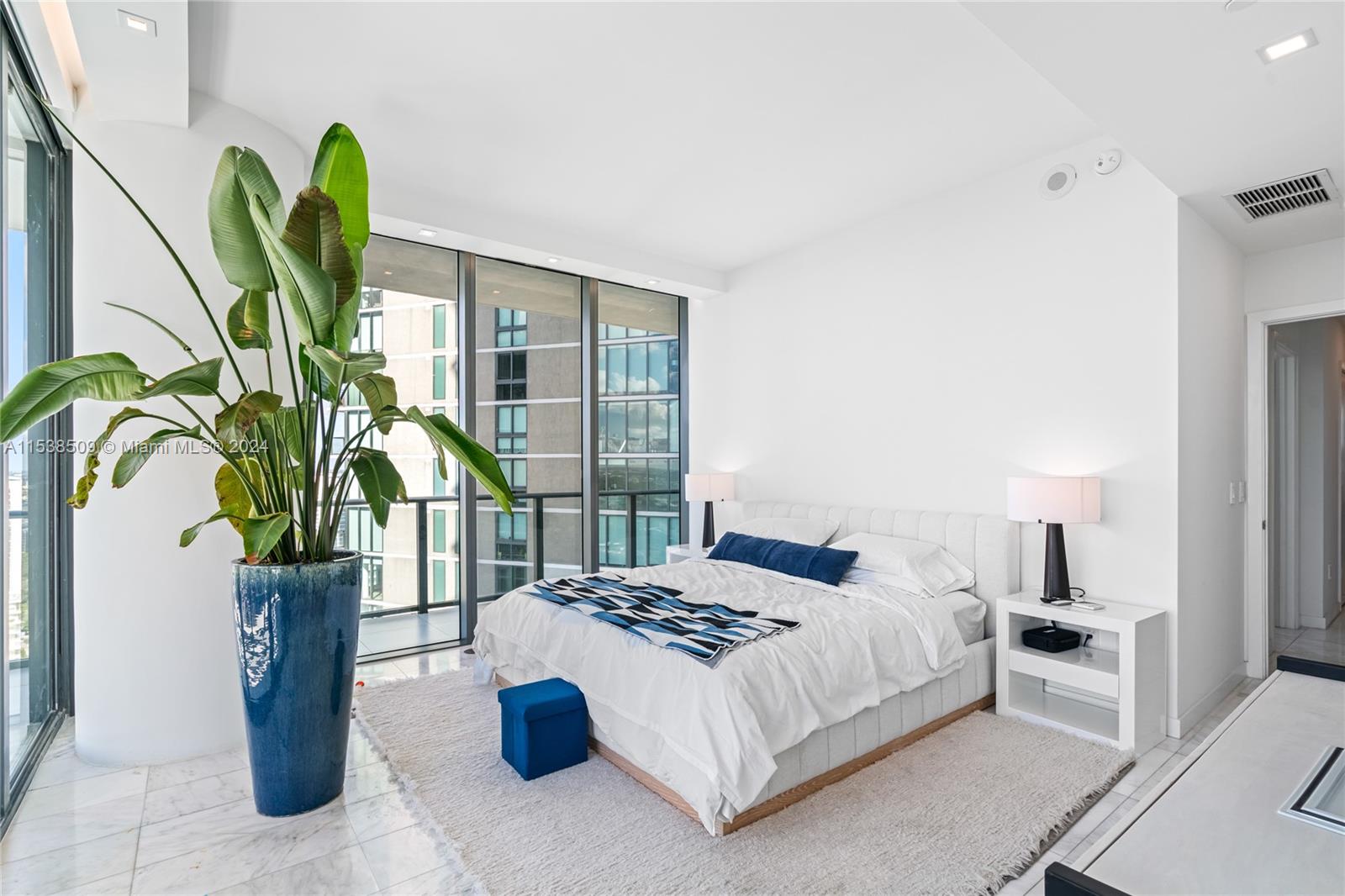 480 NE 31 Street # 3907