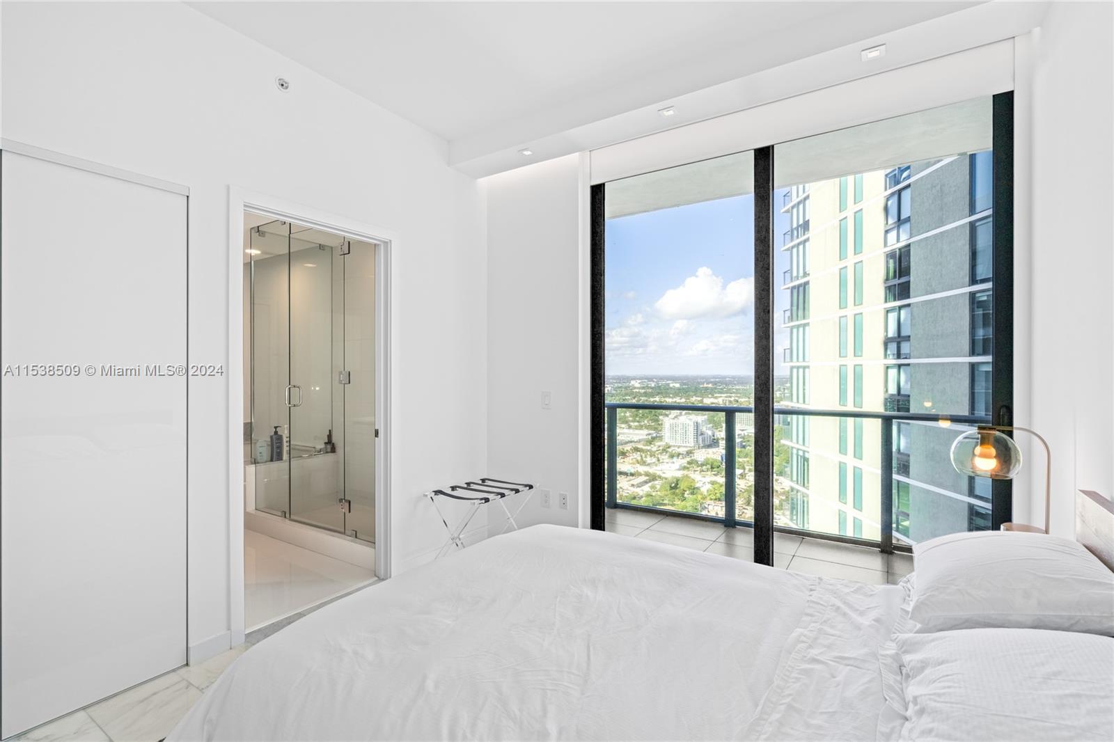 480 NE 31 Street # 3907
