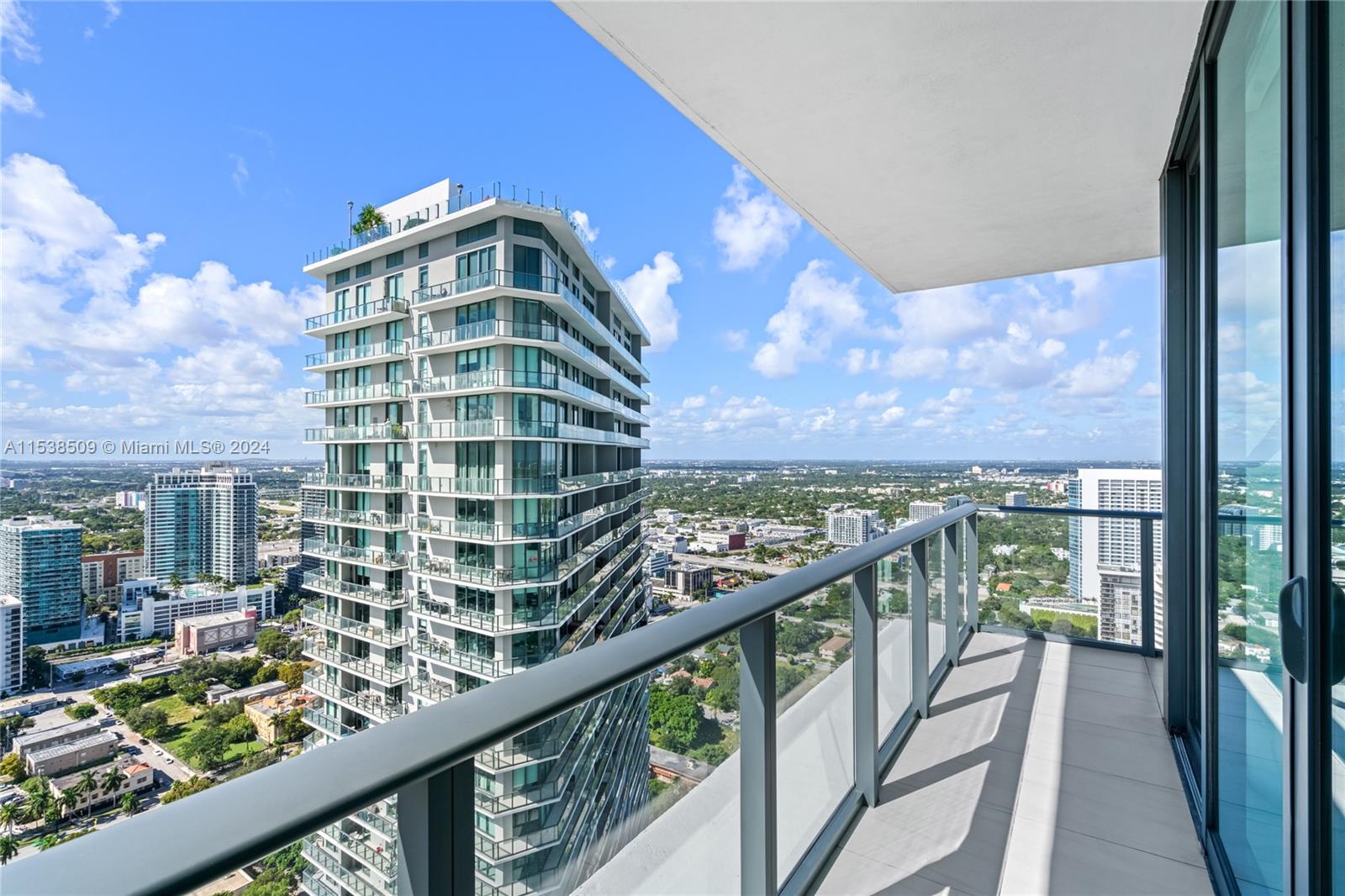 480 NE 31 Street # 3907