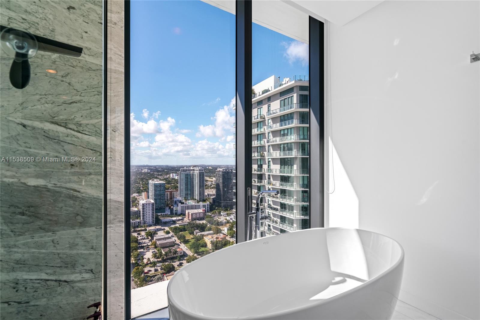 480 NE 31 Street # 3907