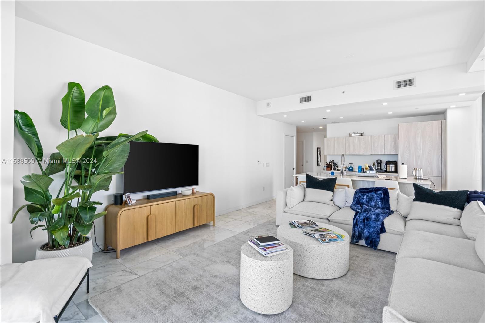 480 NE 31 Street # 3907