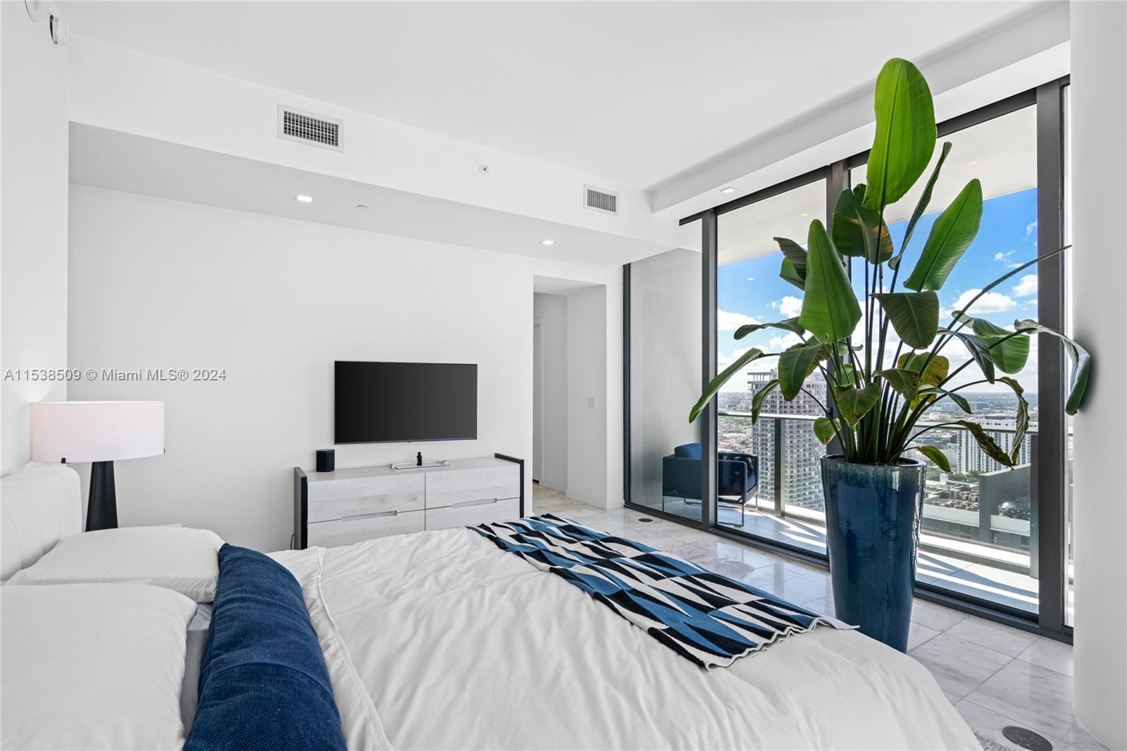 480 NE 31 Street # 3907