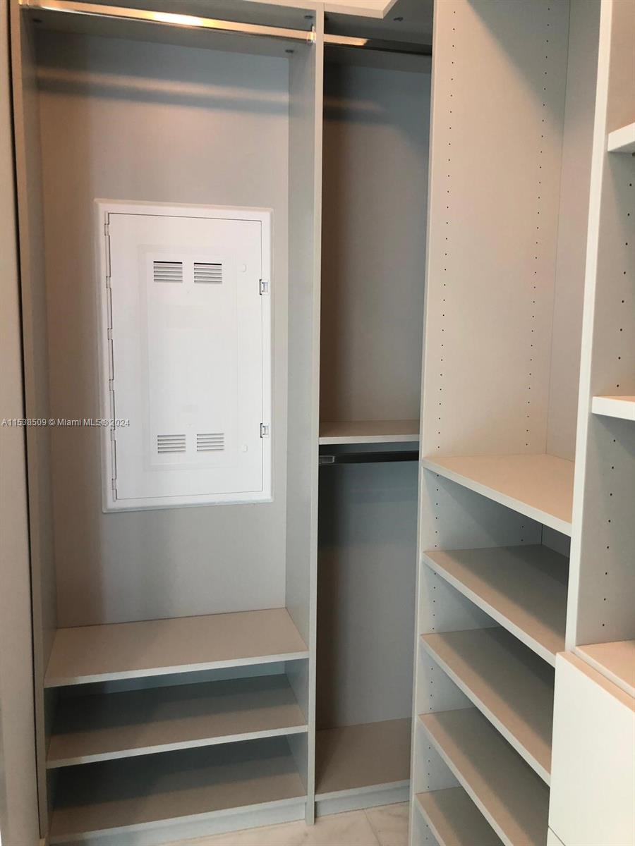 480 NE 31 Street # 3907