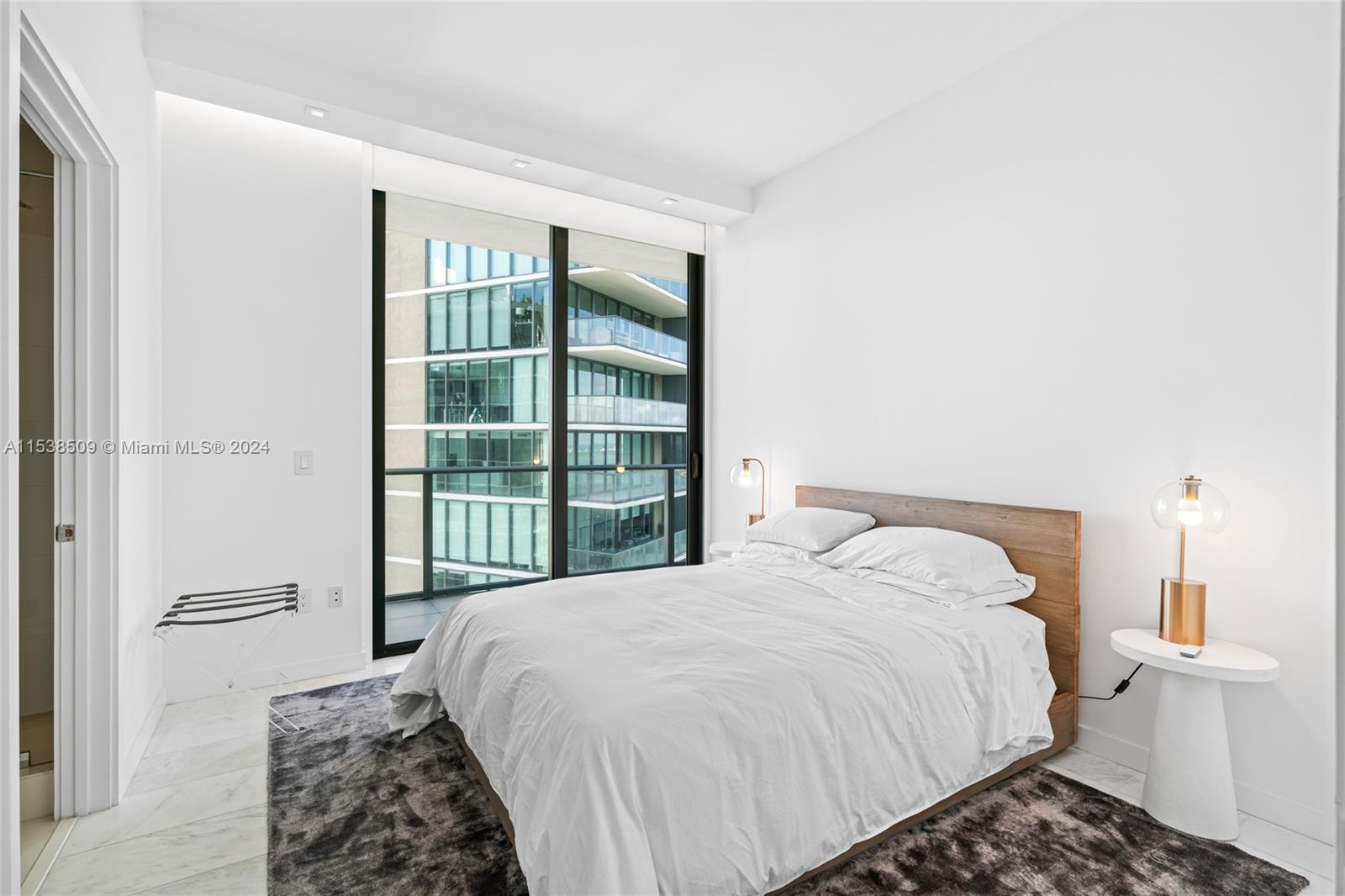 480 NE 31 Street # 3907