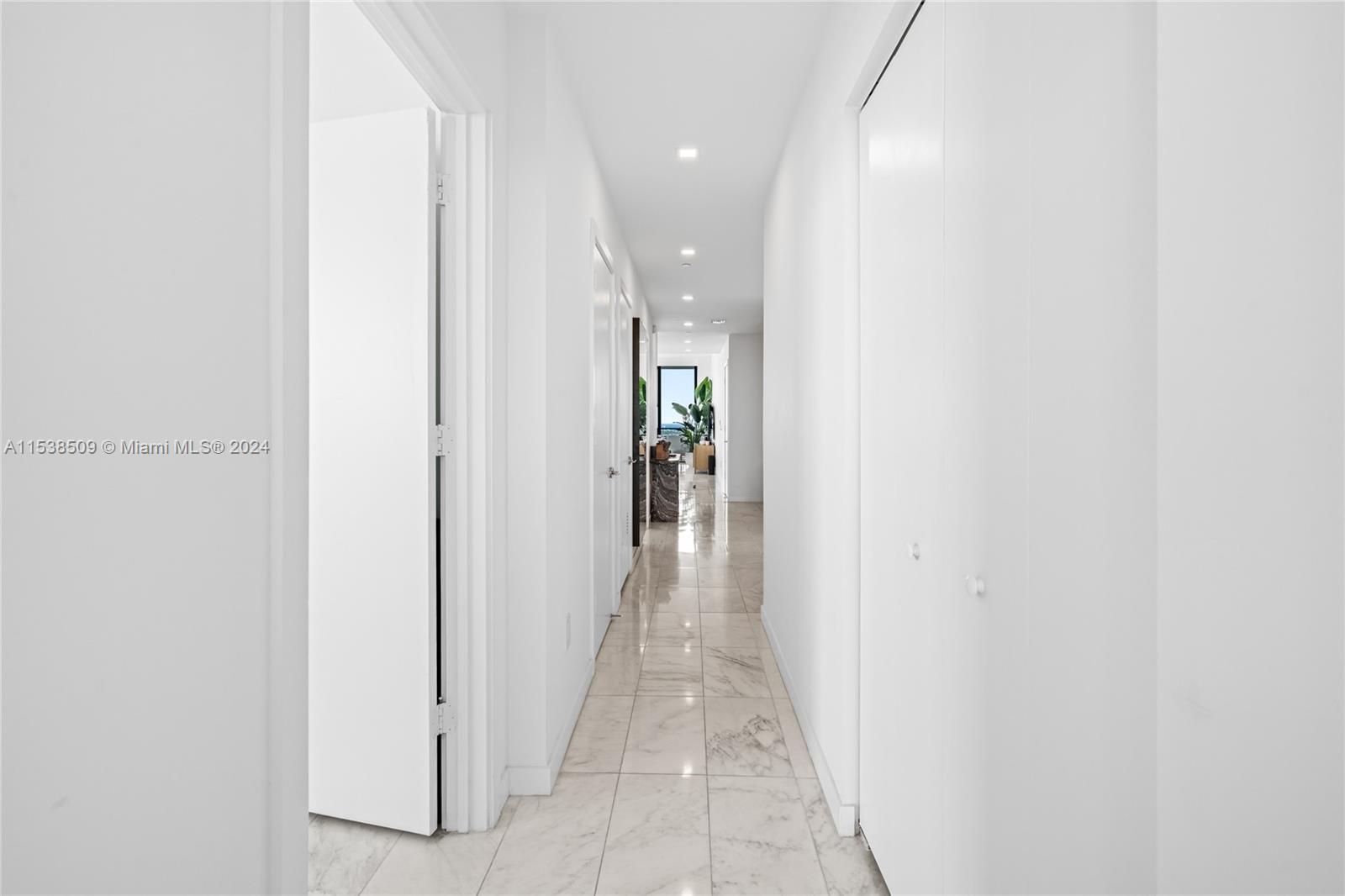 480 NE 31 Street # 3907