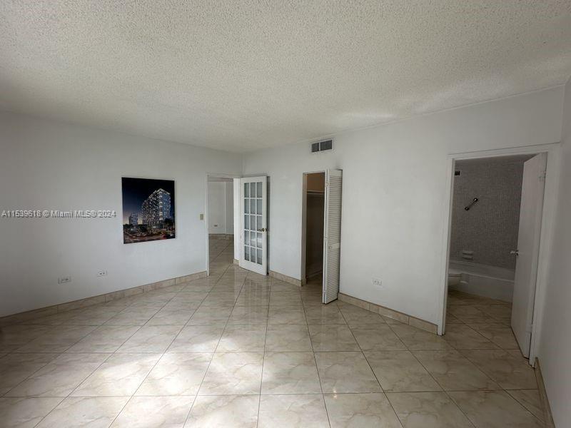 801 Brickell Bay Dr # 665