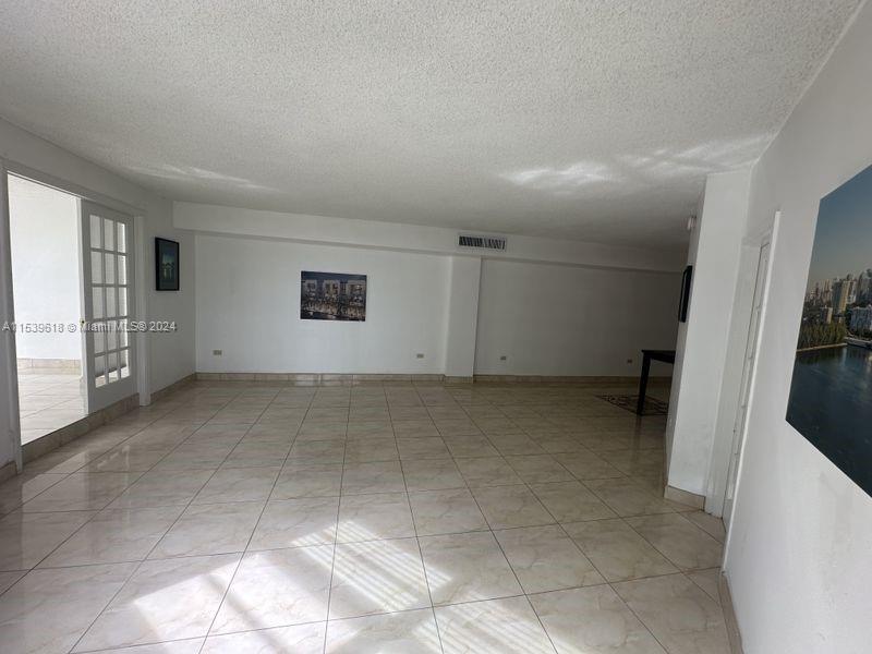 801 Brickell Bay Dr # 665